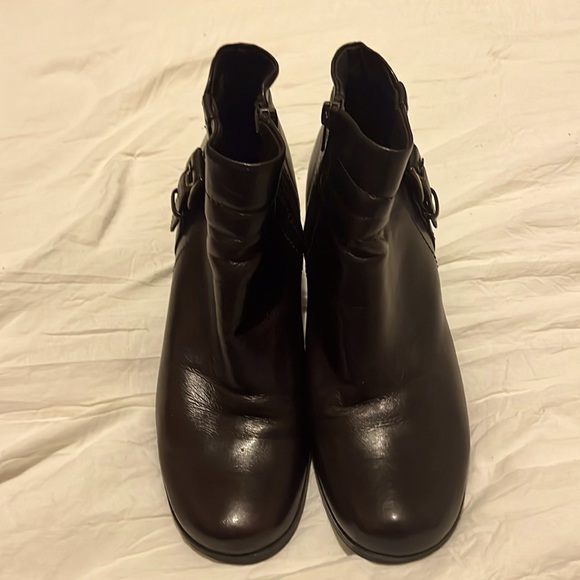 Liz Claiborne flex boot with zipper brown size 9 medium - Picture 1 of 8